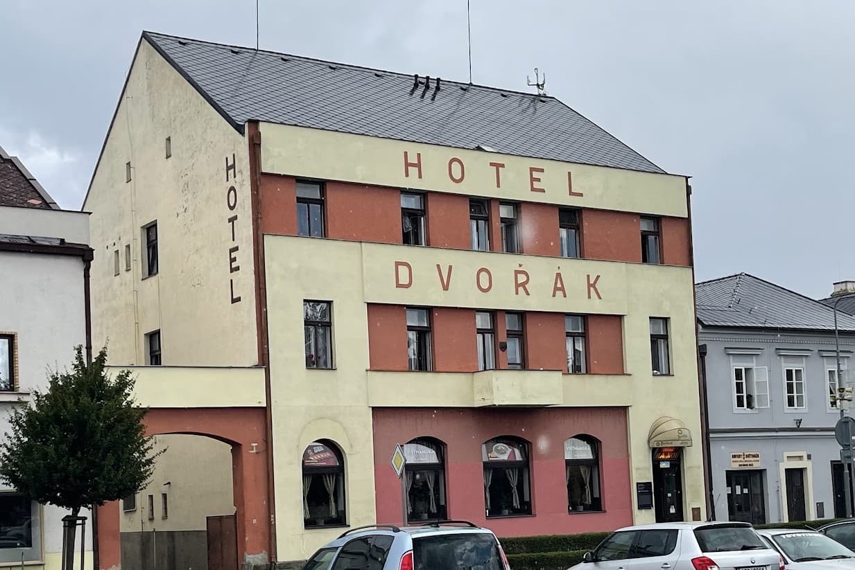 Hotel Dvořák – pohled na budovu